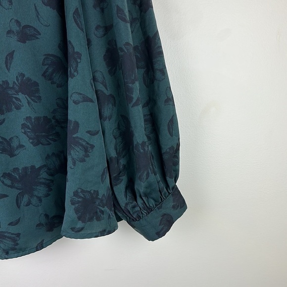 Ava & Viv Woman’s 1X Blouse Long Sleeve Split neck floral button sleeve closure - Picture 4 of 7